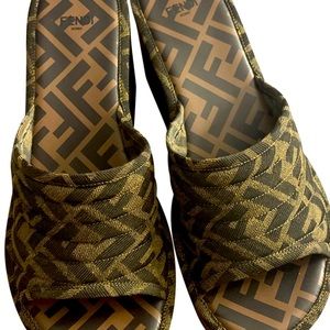 Fendi,“Forever Fendi”logo wedges worn once size 9